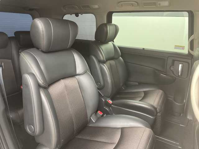 日産 エルグランド 250ハイウェイスター 道央・札幌 2014(平26)年 15.8万km ブリリアントホワイトパール ・4WD/・純正ナビ（MM515D-L）/・BT/CD/DVD/SD/AUX/フルセグTV/・クルーズコントロール/・両側パワースライドドア/・デジタルインナーミラー/・ハーフレザーシート/・オットマン/・ステアリングスイッチ/・LEDオートライト/・プッシュスタート/・スマートキー/・純正エンジンスターター/・ETC/・社外車高調/・積込純正サスペンション/・積込冬タイヤ純正AW付