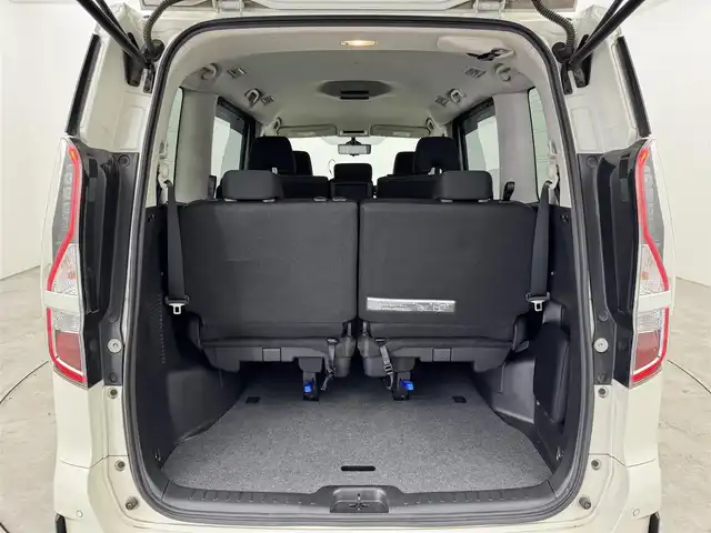 日産 セレナ ハイウェイスター V 福岡県 2020(令2)年 8万km ブリリアントホワイトパール 純正９インチナビ　/ＥＴＣ　/ドライブレコーダー　/デジタルルームミラー　/アラウンドビューモニター　/両側パワースライドドア　/プロパイロット　/エマージェンシーブレーキ　/レーンキープ　/コーナーセンサー　/ＬＥＤ