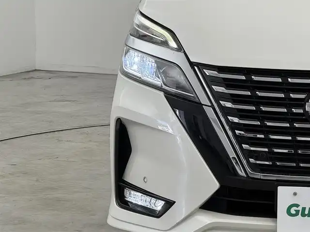 日産 セレナ ハイウェイスター V 福岡県 2020(令2)年 8万km ブリリアントホワイトパール 純正９インチナビ　/ＥＴＣ　/ドライブレコーダー　/デジタルルームミラー　/アラウンドビューモニター　/両側パワースライドドア　/プロパイロット　/エマージェンシーブレーキ　/レーンキープ　/コーナーセンサー　/ＬＥＤ
