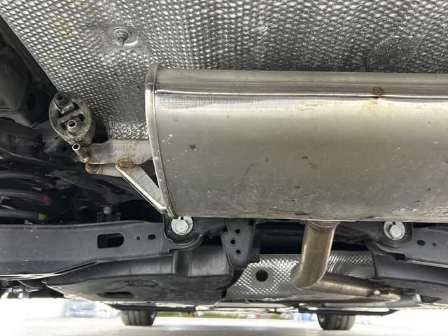 トヨタ カローラツーリング ハイブリッド ダブルバイビー 宮城県 2019(令1)年 2.8万km ホワイトパールクリスタルシャイン 純正9型ディスプレイオーディオナビ/(AM/FM/USB/BT/TV/Miracast)/バックカメラ/ビルトインETC2.0/トヨタセーフティーセンス/レーダークルーズコントロール/BSM/ハーフレザー/プッシュスタート/スマートキー/スペアキー/オートライト/オートマチックハイビーム/LEDヘッドライト/フォグランプ/ヘッドライトレベライザー/ドアバイザー/純正フロアマット/純正17インチアルミホイール/禁煙車