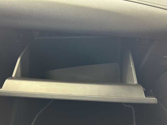 トヨタ カローラツーリング ハイブリッド ダブルバイビー 宮城県 2019(令1)年 2.8万km ホワイトパールクリスタルシャイン 純正9型ディスプレイオーディオナビ/(AM/FM/USB/BT/TV/Miracast)/バックカメラ/ビルトインETC2.0/トヨタセーフティーセンス/レーダークルーズコントロール/BSM/ハーフレザー/プッシュスタート/スマートキー/スペアキー/オートライト/オートマチックハイビーム/LEDヘッドライト/フォグランプ/ヘッドライトレベライザー/ドアバイザー/純正フロアマット/純正17インチアルミホイール/禁煙車