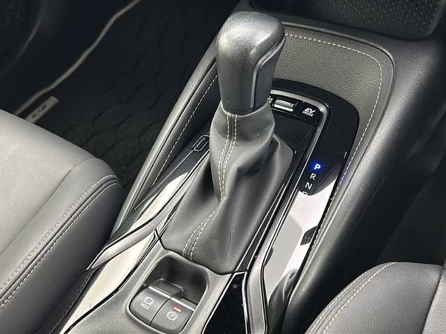 トヨタ カローラツーリング ハイブリッド ダブルバイビー 宮城県 2019(令1)年 2.8万km ホワイトパールクリスタルシャイン 純正9型ディスプレイオーディオナビ/(AM/FM/USB/BT/TV/Miracast)/バックカメラ/ビルトインETC2.0/トヨタセーフティーセンス/レーダークルーズコントロール/BSM/ハーフレザー/プッシュスタート/スマートキー/スペアキー/オートライト/オートマチックハイビーム/LEDヘッドライト/フォグランプ/ヘッドライトレベライザー/ドアバイザー/純正フロアマット/純正17インチアルミホイール/禁煙車