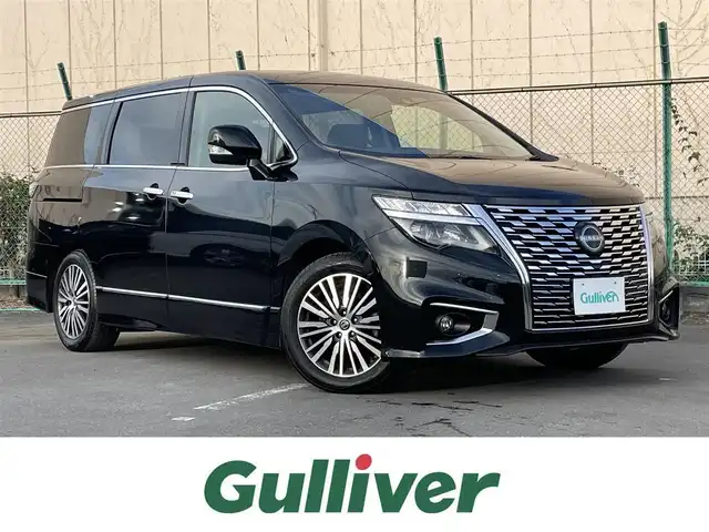 日産 エルグランド 250ハイウェイスターS 東京都 2023(令5)年 3.7万km 黒 ４ＷＤ　/純正ナビ　/両側電動ドア　/追従クルコン　/ハーフレザーシート　/ビルトインＥＴＣ　/純正１８インチＡＷ　/ＬＥＤヘッドライト　/コーナーセンサー　/オートライト　/フロアマット　/ＢＳＭ　/Ｂｌｕｅｔｏｏｔｈ