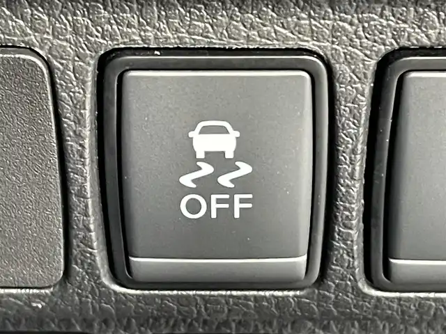 日産 エルグランド 250ハイウェイスターS 東京都 2023(令5)年 3.7万km 黒 ４ＷＤ　/純正ナビ　/両側電動ドア　/追従クルコン　/ハーフレザーシート　/ビルトインＥＴＣ　/純正１８インチＡＷ　/ＬＥＤヘッドライト　/コーナーセンサー　/オートライト　/フロアマット　/ＢＳＭ　/Ｂｌｕｅｔｏｏｔｈ