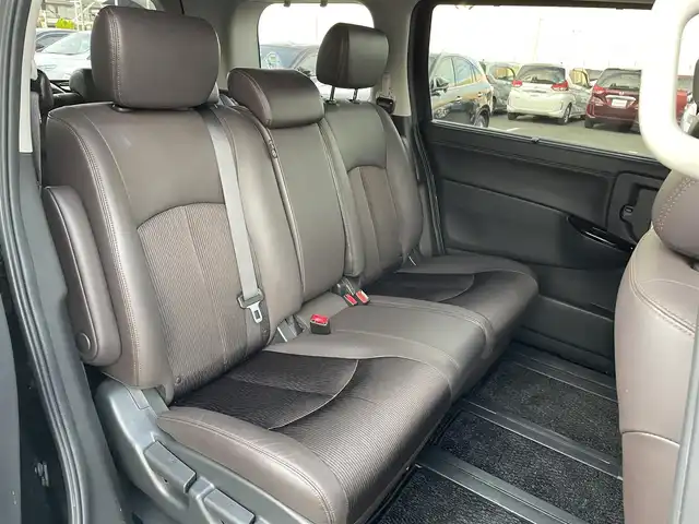 日産 エルグランド 250ハイウェイスターS 東京都 2023(令5)年 3.7万km 黒 ４ＷＤ　/純正ナビ　/両側電動ドア　/追従クルコン　/ハーフレザーシート　/ビルトインＥＴＣ　/純正１８インチＡＷ　/ＬＥＤヘッドライト　/コーナーセンサー　/オートライト　/フロアマット　/ＢＳＭ　/Ｂｌｕｅｔｏｏｔｈ