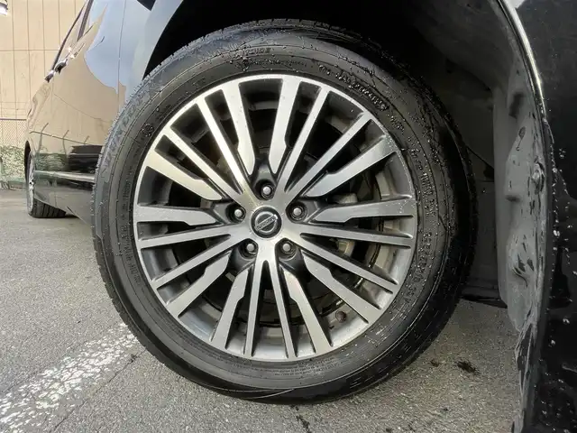 日産 エルグランド 250ハイウェイスターS 東京都 2023(令5)年 3.7万km 黒 ４ＷＤ　/純正ナビ　/両側電動ドア　/追従クルコン　/ハーフレザーシート　/ビルトインＥＴＣ　/純正１８インチＡＷ　/ＬＥＤヘッドライト　/コーナーセンサー　/オートライト　/フロアマット　/ＢＳＭ　/Ｂｌｕｅｔｏｏｔｈ