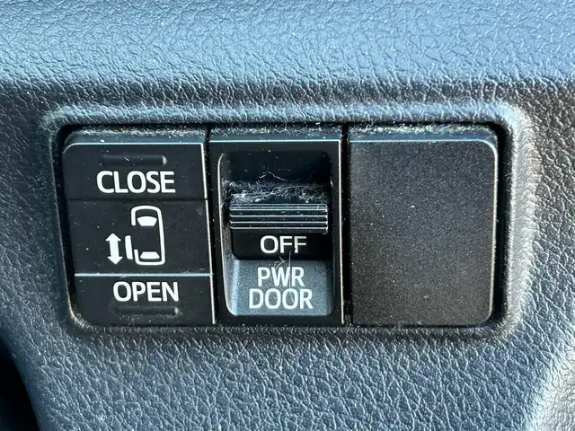 トヨタ シエンタ ファンベースX 静岡県 2019(令1)年 4.2万km センシュアルレッドマイカ 5人乗り/社外7インチナビ/（フルセグTV/FM/AM/CD/SD/Bluetooth/iPod）/バックカメラ/片側パワースライド/ドライブレコーダー/ETC/エアバッグ/ベンチシート/フルフラットシート/横滑り防止システム/アンチブレーキシステム