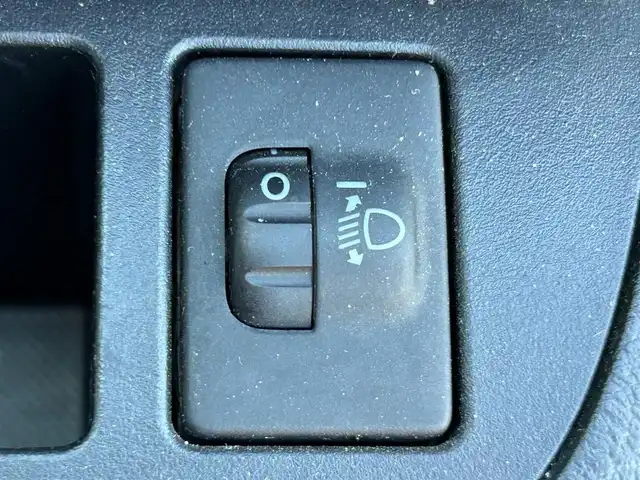 トヨタ シエンタ ファンベースX 静岡県 2019(令1)年 4.2万km センシュアルレッドマイカ 5人乗り/社外7インチナビ/（フルセグTV/FM/AM/CD/SD/Bluetooth/iPod）/バックカメラ/片側パワースライド/ドライブレコーダー/ETC/エアバッグ/ベンチシート/フルフラットシート/横滑り防止システム/アンチブレーキシステム