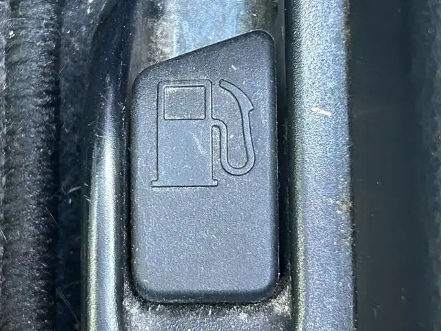 トヨタ シエンタ ファンベースX 静岡県 2019(令1)年 4.2万km センシュアルレッドマイカ 5人乗り/社外7インチナビ/（フルセグTV/FM/AM/CD/SD/Bluetooth/iPod）/バックカメラ/片側パワースライド/ドライブレコーダー/ETC/エアバッグ/ベンチシート/フルフラットシート/横滑り防止システム/アンチブレーキシステム