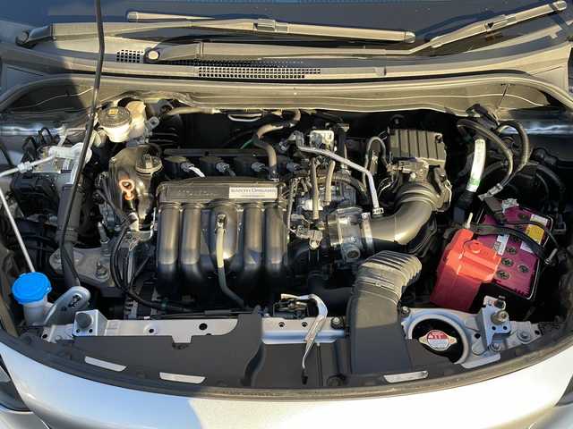 ホンダ フィット ベーシック 岩手県 2020(令2)年 3.8万km ルナシルバーM 寒冷地仕様 純正ナビ ホンダセンシング BT レーダークルーズコントロール コーナーセンサー 電動パーキングブレーキ ワイパーデアイサー ヒーター付電動格納ドアミラー オートライト スマートキー スペアキー