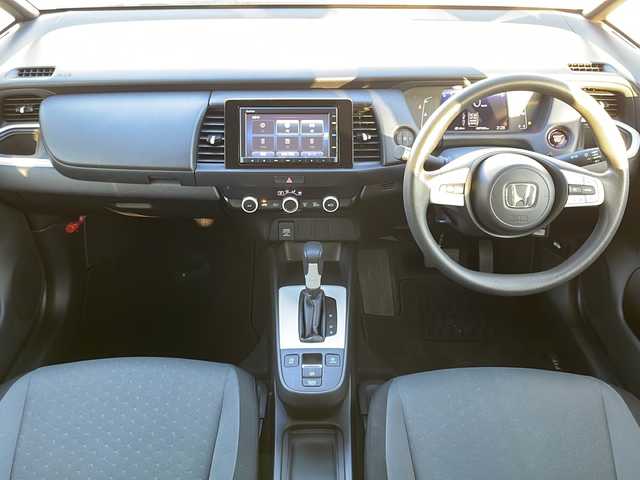 ホンダ フィット ベーシック 岩手県 2020(令2)年 3.8万km ルナシルバーM 寒冷地仕様 純正ナビ ホンダセンシング BT レーダークルーズコントロール コーナーセンサー 電動パーキングブレーキ ワイパーデアイサー ヒーター付電動格納ドアミラー オートライト スマートキー スペアキー