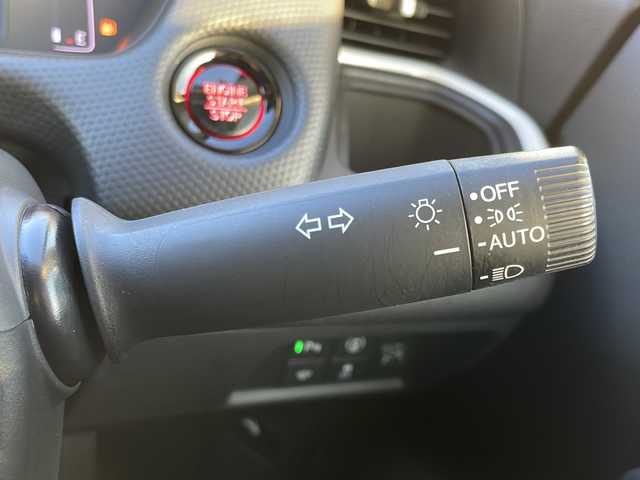 ホンダ フィット ベーシック 岩手県 2020(令2)年 3.8万km ルナシルバーM 寒冷地仕様 純正ナビ ホンダセンシング BT レーダークルーズコントロール コーナーセンサー 電動パーキングブレーキ ワイパーデアイサー ヒーター付電動格納ドアミラー オートライト スマートキー スペアキー