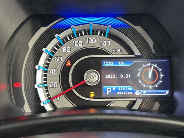 スズキ ハスラー HYBRID X 三重県 2022(令4)年 3.6万km ピュアホワイトP /禁煙車//社外ナビ//前席シートヒーター//後方クリアランスソナー//前方ドライブレコーダー//アイドリングストップ//ETC//LEDヘッドライト（オート）//ステアリングスイッチ//革巻きステアリング//プッシュスタート//スマート