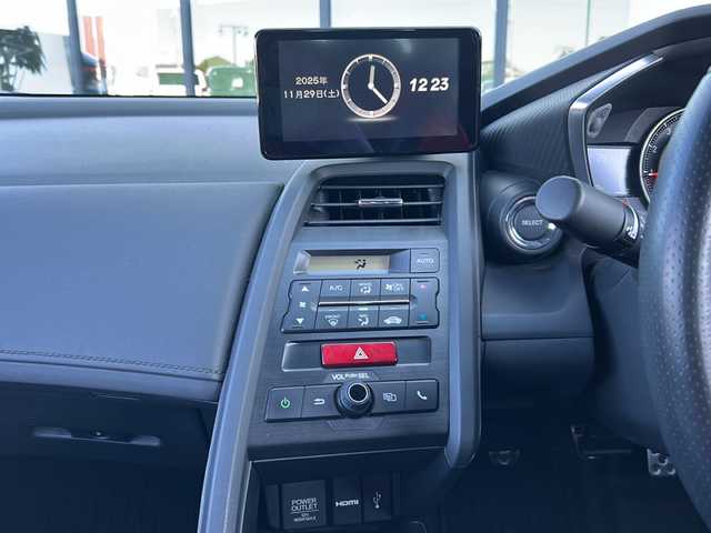 ホンダ Ｓ６６０ α 岐阜県 2016(平28)年 4.1万km プレミアムスターホワイトP 登録時走行距離：40877km/６速ＭＴ/センターディスプレイ/バックカメラ/ＨＤＭＩ／ＵＳＢ／ＡＭ／ＦＭ/クルーズコントロール/シティブレーキアクティブシステム/ハーフレザーシート/革巻きステアリング/ステアリングスイッチ/ＥＴＣ/オートライト/横滑り防止装置/純正フロアマット/プッシュスタート/スマートキー/スペアキー