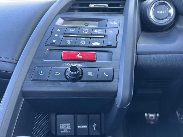 ホンダ Ｓ６６０ α 岐阜県 2016(平28)年 4.1万km プレミアムスターホワイトP 登録時走行距離：40877km/６速ＭＴ/センターディスプレイ/バックカメラ/ＨＤＭＩ／ＵＳＢ／ＡＭ／ＦＭ/クルーズコントロール/シティブレーキアクティブシステム/ハーフレザーシート/革巻きステアリング/ステアリングスイッチ/ＥＴＣ/オートライト/横滑り防止装置/純正フロアマット/プッシュスタート/スマートキー/スペアキー