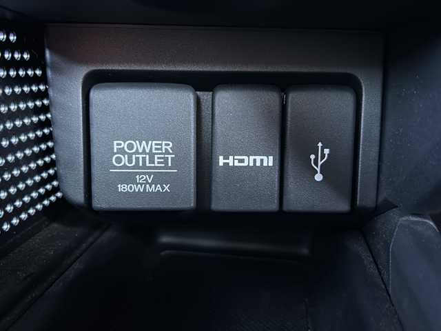 ホンダ Ｓ６６０ α 岐阜県 2016(平28)年 4.1万km プレミアムスターホワイトP 登録時走行距離：40877km/６速ＭＴ/センターディスプレイ/バックカメラ/ＨＤＭＩ／ＵＳＢ／ＡＭ／ＦＭ/クルーズコントロール/シティブレーキアクティブシステム/ハーフレザーシート/革巻きステアリング/ステアリングスイッチ/ＥＴＣ/オートライト/横滑り防止装置/純正フロアマット/プッシュスタート/スマートキー/スペアキー