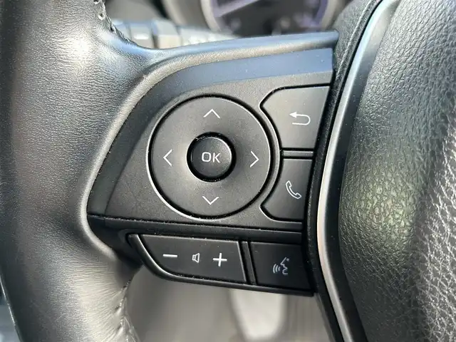 トヨタ ハリアー S 富山県 2020(令2)年 5.3万km プレシャスブラックパール 4WD/ディスプレイオーディオ/Bluetooth/バックカメラ/ブラインドスポットモニター/レーダークルーズコントロール/パーキングサポートブレーキ/ロードサインアシスト/衝突軽減システム/レーンキープアシスト/コーナーセンサー/横滑り防止装置/オートマチックハイビーム/盗難防止装置/ビルトインETC/フロアマット純正/社外AW/LEDライト/スマートキー×2/取扱説明書