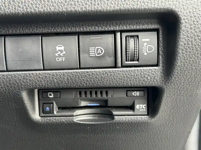 トヨタ ハリアー S 富山県 2020(令2)年 5.3万km プレシャスブラックパール 4WD/ディスプレイオーディオ/Bluetooth/バックカメラ/ブラインドスポットモニター/レーダークルーズコントロール/パーキングサポートブレーキ/ロードサインアシスト/衝突軽減システム/レーンキープアシスト/コーナーセンサー/横滑り防止装置/オートマチックハイビーム/盗難防止装置/ビルトインETC/フロアマット純正/社外AW/LEDライト/スマートキー×2/取扱説明書