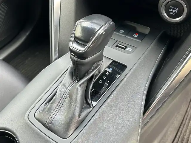 トヨタ ハリアー S 富山県 2020(令2)年 5.3万km プレシャスブラックパール 4WD/ディスプレイオーディオ/Bluetooth/バックカメラ/ブラインドスポットモニター/レーダークルーズコントロール/パーキングサポートブレーキ/ロードサインアシスト/衝突軽減システム/レーンキープアシスト/コーナーセンサー/横滑り防止装置/オートマチックハイビーム/盗難防止装置/ビルトインETC/フロアマット純正/社外AW/LEDライト/スマートキー×2/取扱説明書