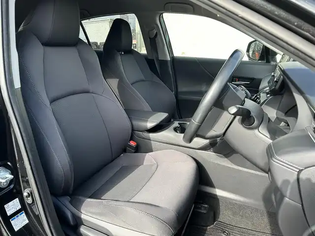 トヨタ ハリアー S 富山県 2020(令2)年 5.3万km プレシャスブラックパール 4WD/ディスプレイオーディオ/Bluetooth/バックカメラ/ブラインドスポットモニター/レーダークルーズコントロール/パーキングサポートブレーキ/ロードサインアシスト/衝突軽減システム/レーンキープアシスト/コーナーセンサー/横滑り防止装置/オートマチックハイビーム/盗難防止装置/ビルトインETC/フロアマット純正/社外AW/LEDライト/スマートキー×2/取扱説明書