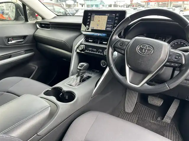 トヨタ ハリアー S 富山県 2020(令2)年 5.3万km プレシャスブラックパール 4WD/ディスプレイオーディオ/Bluetooth/バックカメラ/ブラインドスポットモニター/レーダークルーズコントロール/パーキングサポートブレーキ/ロードサインアシスト/衝突軽減システム/レーンキープアシスト/コーナーセンサー/横滑り防止装置/オートマチックハイビーム/盗難防止装置/ビルトインETC/フロアマット純正/社外AW/LEDライト/スマートキー×2/取扱説明書