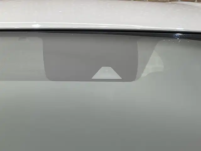 日産 ノート e－パワー B FOUR 岩手県 2020(令2)年 2.3万km ホワイト ４WD/アラウンドビューモニター/エマージェンシーブレーキ/レーンアシスト/踏み間違い衝突防止アシスト/インテリジェントルームミラー/横滑り防止装置/オートエアコン/オートライト/フォグライト/ヘッドライトレベライザー/カロッツェリアオーディオ/ETC/フェンダーポール/スペアキー/１４インチスチールホイール/純正ホイールキャップ