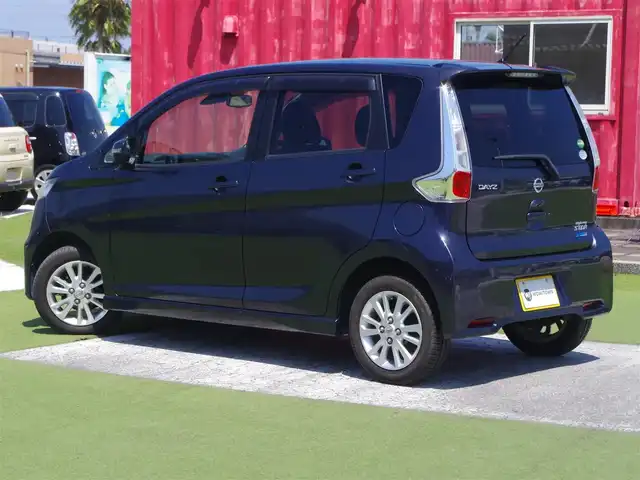 日産 デイズ HWS X Vセレ +SeftyⅡ 千葉県 2015(平27)年 4万km プレミアムパープルP エマージェンシーブレーキ/アイドリングストップ/純正SDナビ/地デジTV/【DVD/CD再生機能　Bluetooth接続】/アラウンドビューモニター/ETC/HIDヘッドライト/フォグライト/ウインカーミラー/純正14インチアルミホイル/インテリジェントキー