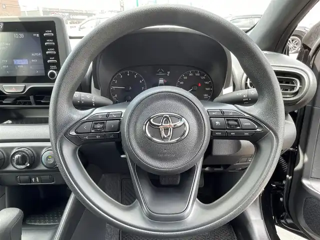 トヨタ ヤリス X 道央・札幌 2021(令3)年 1.2万km ブラック ・４WD/・衝突軽減ブレーキ/・寒冷地仕様/・純正ディスプレイオーディオ/　BT＆USB＆ラジオ/・レーダークルーズコントロール/・レーンキープアシスト/・オートライト/・ワイパー熱線/・プッシュスタート/・スマートキー/・オートハイビーム/・純正フロアマット/・ドアバイザー/・ウィンカーミラー