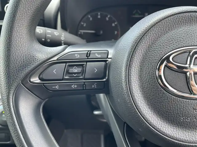トヨタ ヤリス X 道央・札幌 2021(令3)年 1.2万km ブラック ・４WD/・衝突軽減ブレーキ/・寒冷地仕様/・純正ディスプレイオーディオ/　BT＆USB＆ラジオ/・レーダークルーズコントロール/・レーンキープアシスト/・オートライト/・ワイパー熱線/・プッシュスタート/・スマートキー/・オートハイビーム/・純正フロアマット/・ドアバイザー/・ウィンカーミラー