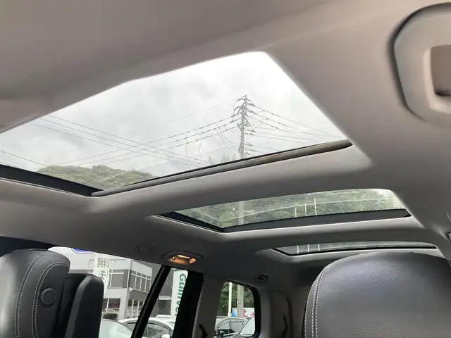 メルセデス・ベンツ ＧＬ５５０ 4MATIC AMGエクスクルーシブ 長崎県 2013(平25)年 5万km イリジウムシルバー 左ハンドル車/サンルーフ/電動稼働黒革シート/(シートヒーター・エアシート)/後席モニター/プレミアムサウンド【harman/kardon】/メーカーOP・HDDナビ/(Bluetooth接続・フルセグTV・DVD再生)/全方位カメラ・バックカメラ/レーダークルーズコントロール/レーンキープアシスト/衝突被害軽減ブレーキ/後方車両接近警報/パワーバックドア/ETC/ダウンヒルアシスト/コーナーセンサー/ウッドコンビステアリング/ステアリングスイッチ/パドルシフト/LEDオートヘッドライト