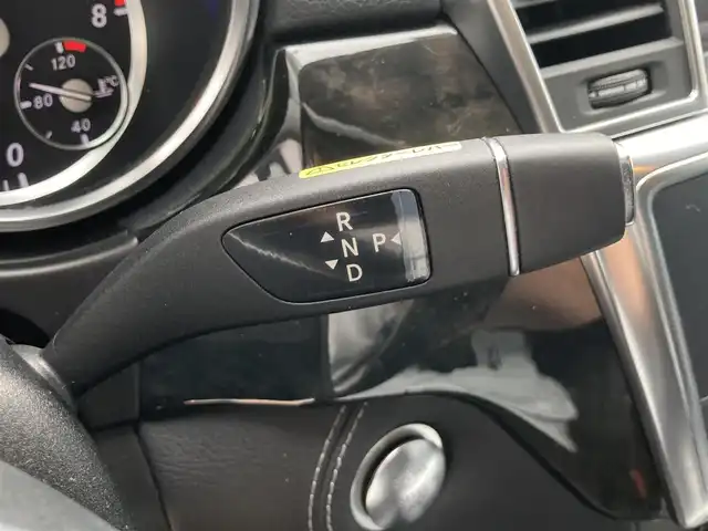 メルセデス・ベンツ ＧＬ５５０ 4MATIC AMGエクスクルーシブ 長崎県 2013(平25)年 5万km イリジウムシルバー 左ハンドル車/サンルーフ/電動稼働黒革シート/(シートヒーター・エアシート)/後席モニター/プレミアムサウンド【harman/kardon】/メーカーOP・HDDナビ/(Bluetooth接続・フルセグTV・DVD再生)/全方位カメラ・バックカメラ/レーダークルーズコントロール/レーンキープアシスト/衝突被害軽減ブレーキ/後方車両接近警報/パワーバックドア/ETC/ダウンヒルアシスト/コーナーセンサー/ウッドコンビステアリング/ステアリングスイッチ/パドルシフト/LEDオートヘッドライト