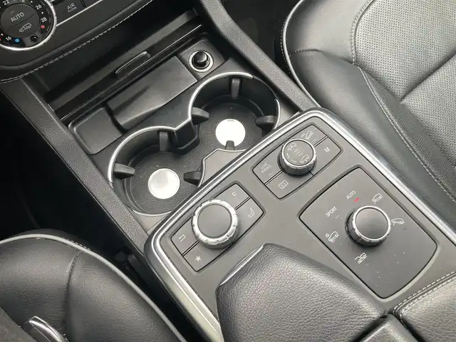 メルセデス・ベンツ ＧＬ５５０ 4MATIC AMGエクスクルーシブ 長崎県 2013(平25)年 5万km イリジウムシルバー 左ハンドル車/サンルーフ/電動稼働黒革シート/(シートヒーター・エアシート)/後席モニター/プレミアムサウンド【harman/kardon】/メーカーOP・HDDナビ/(Bluetooth接続・フルセグTV・DVD再生)/全方位カメラ・バックカメラ/レーダークルーズコントロール/レーンキープアシスト/衝突被害軽減ブレーキ/後方車両接近警報/パワーバックドア/ETC/ダウンヒルアシスト/コーナーセンサー/ウッドコンビステアリング/ステアリングスイッチ/パドルシフト/LEDオートヘッドライト