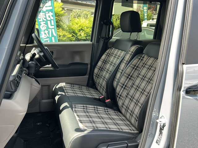 ホンダ Ｎ ＢＯＸ JOY ターボ 埼玉県 2025(令7)年 0.6万km グレーⅡ ワンオーナー/ターボ/ホンダセンシング/ ・衝突軽減ブレーキ/ ・先行車発進お知らせ機能/ ・渋滞追従機能付アダプティブクルーズコントロール/ ・車線維持支援システム/ ・誤発進抑制機能/ ・後方誤発進抑制機能/ ・急アクセル抑制機能/ ・パーキングセンサーシステム/アクティブフェイスパッケージ/純正ディスプレイオーディオ【VX-240ZFE】/両側パワースライドドア/チェック柄撥水ファブリックシート/14インチスチールホイール＋ハーフキャップ/メッキホイールリング/オートリトラミラー/純正プロジェクター式フルLEDヘッドライト/純正LEDフォグランプ/運転席&助手席シートヒーター/充電用USBジャック（Type-C〈3A〉）/純正前後ドライブレコーダー（DRH-224SD）/ETC2.0/保証書/取扱説明書/スペアキー１本