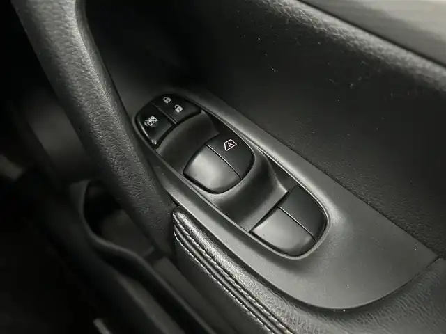 日産 エクストレイル モード・プレミア 群馬県 2016(平28)年 10.9万km ブリリアントホワイトパール (株)IDOMが運営する【じしゃロン伊勢崎店】の自社ローン専用車両になりますこちらは現金またはオートローンご利用時の価格です。自社ローンご希望の方は別途その旨お申付け下さい/純正SDナビゲーション/アラウンドビューモニター/CD/DVD/BT/USB/AUX/DTV/前席シートヒーター/クルーズコントロール/アイドリングストップ/LEDヘッドライト/ステアリングリモコン/オートライト/ETC/ルーフレール/ドアバイザー/純正フロアマット