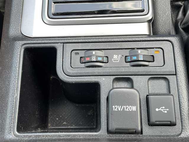 トヨタ ランドクルーザー プラド TX-L 70thアニバーサリーLTD 岡山県 2021(令3)年 4.8万km ホワイトパールクリスタルシャイン 登録時走行距離47.823km/純正ナビ/(AM/FM/DVD/TV/Bluetooth)/サンルーフ/トヨタセーフティセンス/・プリクラッシュセーフティ/・アダプティブクルーズコントロール/・レーンディパーチャーアラート/・オートマチックハイビーム/全方位カメラ/ブラインドスポットモニター/ビルトインETC2.0/前後ドライブレコーダー/スペアキー×1/パワーシート(D+N席)/エアシート(D+N席)/純正18インチアルミホイール/プッシュスタート/スマートキー