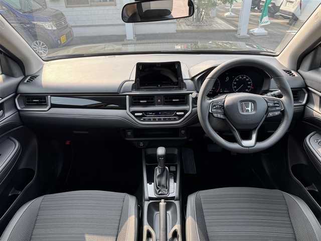 ホンダ ＷＲ－Ｖ Z 三重県 2025(令7)年 0.1万km未満 ゴールドブラウンM 登録未使用車/ホンダセンシング /・衝突軽減ブレーキ/・誤発進抑制機能/・後方誤発進抑制機能/・近距離衝突軽減ブレーキ/・歩行者事故低減ステアリング/・路外逸脱抑制機能/・アダプティブクルーズコントロール/・車線維持支援システム/・先行車発進お知らせ機能/・標識認識機能/・オートハイビーム/・パーキングセンサーシステム/ナビ装着用スペシャルパッケージ/・ステアリングスイッチ/　(オーディオ/ナビ/ハンズフリー/音声認識)/・リアワイドカメラ/・車載通信機/・Bluetoothユニット/パドルシフト/USBジャック(運転席)/充電用USBジャック(助手席)/純正17インチ5本マルチスポークアルミホイール/フルLEDヘッドランプ/・オートライト/LEDフロントフォグランプ/プッシュエンジンスタート/スマートキー×2