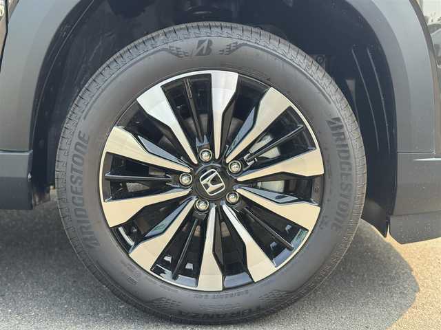 ホンダ ＷＲ－Ｖ Z 三重県 2025(令7)年 0.1万km未満 ゴールドブラウンM 登録未使用車/ホンダセンシング /・衝突軽減ブレーキ/・誤発進抑制機能/・後方誤発進抑制機能/・近距離衝突軽減ブレーキ/・歩行者事故低減ステアリング/・路外逸脱抑制機能/・アダプティブクルーズコントロール/・車線維持支援システム/・先行車発進お知らせ機能/・標識認識機能/・オートハイビーム/・パーキングセンサーシステム/ナビ装着用スペシャルパッケージ/・ステアリングスイッチ/　(オーディオ/ナビ/ハンズフリー/音声認識)/・リアワイドカメラ/・車載通信機/・Bluetoothユニット/パドルシフト/USBジャック(運転席)/充電用USBジャック(助手席)/純正17インチ5本マルチスポークアルミホイール/フルLEDヘッドランプ/・オートライト/LEDフロントフォグランプ/プッシュエンジンスタート/スマートキー×2