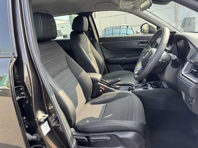 ホンダ ＷＲ－Ｖ Z 三重県 2025(令7)年 0.1万km未満 ゴールドブラウンM 登録未使用車/ホンダセンシング /・衝突軽減ブレーキ/・誤発進抑制機能/・後方誤発進抑制機能/・近距離衝突軽減ブレーキ/・歩行者事故低減ステアリング/・路外逸脱抑制機能/・アダプティブクルーズコントロール/・車線維持支援システム/・先行車発進お知らせ機能/・標識認識機能/・オートハイビーム/・パーキングセンサーシステム/ナビ装着用スペシャルパッケージ/・ステアリングスイッチ/　(オーディオ/ナビ/ハンズフリー/音声認識)/・リアワイドカメラ/・車載通信機/・Bluetoothユニット/パドルシフト/USBジャック(運転席)/充電用USBジャック(助手席)/純正17インチ5本マルチスポークアルミホイール/フルLEDヘッドランプ/・オートライト/LEDフロントフォグランプ/プッシュエンジンスタート/スマートキー×2