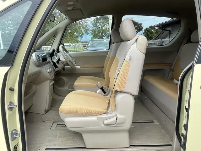 トヨタ ポルテ 150r 静岡県 2006(平18)年 7.5万km ライトイエロー 左側パワースライドドア　/社外CDオーディオ　/革巻きステアリング　/電動格納ドアミラー　/フロアマット　/ドアバイザー　/フォグランプ　/リモコンキー  /スペアキー /保証書　/取説