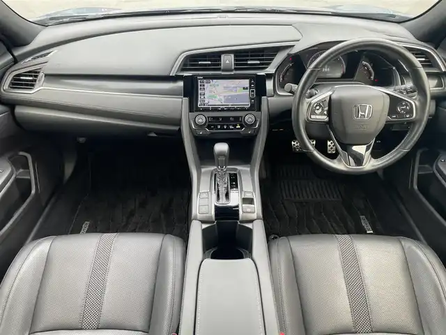 ホンダ シビック ハッチバック 愛知県 2020(令2)年 4.3万km ソニックグレーパール サンルーフ/ホンダセンシング/純正7インチナビ/・フルセグTV/・Bluetooth/・CD/DVD/レーダークルーズコントロール/黒革シート/パワーシート（D/N）/ステアリングリモコン/革巻きステアリング/パドルシフト/前席シートヒーター/ETC2.0/LEDライト/電動パーキングシステム/ブレーキホールド/純正AW