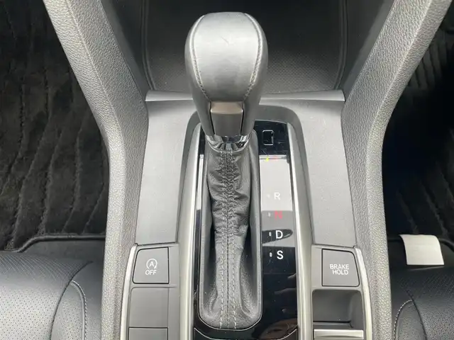 ホンダ シビック ハッチバック 愛知県 2020(令2)年 4.3万km ソニックグレーパール サンルーフ/ホンダセンシング/純正7インチナビ/・フルセグTV/・Bluetooth/・CD/DVD/レーダークルーズコントロール/黒革シート/パワーシート（D/N）/ステアリングリモコン/革巻きステアリング/パドルシフト/前席シートヒーター/ETC2.0/LEDライト/電動パーキングシステム/ブレーキホールド/純正AW