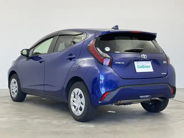 トヨタ アクア G 新潟県 2022(令4)年 3.5万km ダークブルーマイカM 4WD/純正メモリナビ/　Bluetooth/USB/トヨタセーフティセンス/・プリクラッシュセーフティ/・レーントレーシングアシスト/・レーダークルーズコントロール/・オートマチックハイビーム/・ロードサインアシスト/ブラインドスポットモニター/リヤクロストラフィックアラート/パーキングサポートブレーキ/前後コーナーセンサー/ドライブレコーダー【DC-DR652】/全方位モニター/ビルトインETC2.0/LEDヘッドライト/オートライト/レザーステアリング