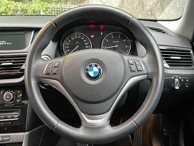 ＢＭＷ Ｘ１ xDrive 20d Xライン 京都府 2014(平26)年 5.3万km 黒 純正ナビ/FM/AM/CD/DVD/BT/TV/コーナーセンサー/横滑り防止/アイドリングストップ/ヒルディセントコントロール/オートライト/オートワイパー/フロアマット/ルーフレール/ハーフレザーシート