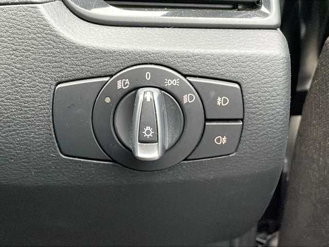 ＢＭＷ Ｘ１ xDrive 20d Xライン 京都府 2014(平26)年 5.3万km 黒 純正ナビ/FM/AM/CD/DVD/BT/TV/コーナーセンサー/横滑り防止/アイドリングストップ/ヒルディセントコントロール/オートライト/オートワイパー/フロアマット/ルーフレール/ハーフレザーシート