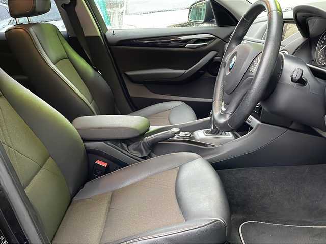 ＢＭＷ Ｘ１ xDrive 20d Xライン 京都府 2014(平26)年 5.3万km 黒 純正ナビ/FM/AM/CD/DVD/BT/TV/コーナーセンサー/横滑り防止/アイドリングストップ/ヒルディセントコントロール/オートライト/オートワイパー/フロアマット/ルーフレール/ハーフレザーシート