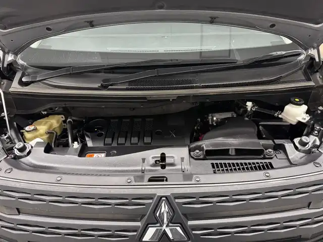 三菱 デリカＤ：５ G 三重県 2020(令2)年 3.8万km アイガーグレーM/ダイヤモンドブラックマイカ ディーゼル・ターボ/フルタイム4WD/MTモード付インパネ8AT/純正 10.1インチナビ『ROAD EXPLORER MM』 QY-9000M-C/（FM/AM/CD/DVD/TV/SD/Music Catcher/USB/iPod/Bluetooth/HDMI/AUX）/純正 10.1インチ 後席モニター/【OP】マルチアラウンドモニター/両側オートスライドドア/ビルトインETC/e-Assist/・衝突被害軽減ブレーキシステム［FCM］/・車線逸脱警報システム［LDW］/・レーダークルーズコントロールシステム［ACC］/・オートハイビーム［AHB］/・誤発進抑制機能（前進時）/など/装備/・キャプテンシート（7人乗り）/・左右独立オートエアコン/・後席クーラー＆ヒーター/・AC100V電源コンセント（100W）/・オートライト/・LED ヘッドランプ＋フロントフォグランプ/・パドルシフト/・電動パーキングブレーキ＆ブレーキオートホールド機能/・モード切替4WD/・純正18inAW/・プッシュスタート/・保/取/ナビ取/・スマートキーx2/など