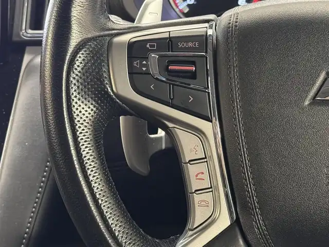 三菱 デリカＤ：５ G 三重県 2020(令2)年 3.8万km アイガーグレーM/ダイヤモンドブラックマイカ ディーゼル・ターボ/フルタイム4WD/MTモード付インパネ8AT/純正 10.1インチナビ『ROAD EXPLORER MM』 QY-9000M-C/（FM/AM/CD/DVD/TV/SD/Music Catcher/USB/iPod/Bluetooth/HDMI/AUX）/純正 10.1インチ 後席モニター/【OP】マルチアラウンドモニター/両側オートスライドドア/ビルトインETC/e-Assist/・衝突被害軽減ブレーキシステム［FCM］/・車線逸脱警報システム［LDW］/・レーダークルーズコントロールシステム［ACC］/・オートハイビーム［AHB］/・誤発進抑制機能（前進時）/など/装備/・キャプテンシート（7人乗り）/・左右独立オートエアコン/・後席クーラー＆ヒーター/・AC100V電源コンセント（100W）/・オートライト/・LED ヘッドランプ＋フロントフォグランプ/・パドルシフト/・電動パーキングブレーキ＆ブレーキオートホールド機能/・モード切替4WD/・純正18inAW/・プッシュスタート/・保/取/ナビ取/・スマートキーx2/など