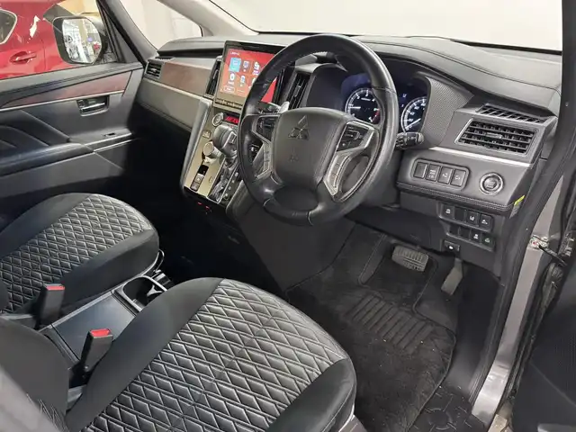 三菱 デリカＤ：５ G 三重県 2020(令2)年 3.8万km アイガーグレーM/ダイヤモンドブラックマイカ ディーゼル・ターボ/フルタイム4WD/MTモード付インパネ8AT/純正 10.1インチナビ『ROAD EXPLORER MM』 QY-9000M-C/（FM/AM/CD/DVD/TV/SD/Music Catcher/USB/iPod/Bluetooth/HDMI/AUX）/純正 10.1インチ 後席モニター/【OP】マルチアラウンドモニター/両側オートスライドドア/ビルトインETC/e-Assist/・衝突被害軽減ブレーキシステム［FCM］/・車線逸脱警報システム［LDW］/・レーダークルーズコントロールシステム［ACC］/・オートハイビーム［AHB］/・誤発進抑制機能（前進時）/など/装備/・キャプテンシート（7人乗り）/・左右独立オートエアコン/・後席クーラー＆ヒーター/・AC100V電源コンセント（100W）/・オートライト/・LED ヘッドランプ＋フロントフォグランプ/・パドルシフト/・電動パーキングブレーキ＆ブレーキオートホールド機能/・モード切替4WD/・純正18inAW/・プッシュスタート/・保/取/ナビ取/・スマートキーx2/など