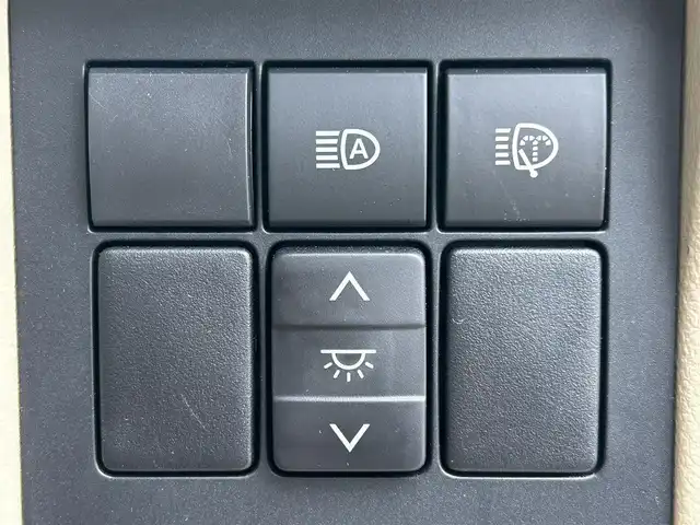 トヨタ ランドクルーザー プラド TX Lパッケージ 新潟県 2022(令4)年 2.3万km ホワイトパールクリスタルシャイン ワンオーナー/衝突軽減/純正ナビ/(AM/FM/BT/フルセグ)/全方位カメラ/社外前後ドライブレコーダー/クルーズコントロール/BSM/ETC2.0/コーナーセンサー/ベージュ革シート/シートヒーター/エアーシート/パワーシート/MTモード付きAT/革巻きウッドコンビステアリング/ステアリングスイッチ/AUTOハイビーム/AUTOライト/LEDヘッドライト/フォグランプ/横滑り防止/プッシュスタート/スマートキー