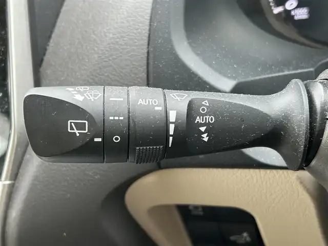 トヨタ ランドクルーザー プラド TX Lパッケージ 新潟県 2022(令4)年 2.3万km ホワイトパールクリスタルシャイン ワンオーナー/衝突軽減/純正ナビ/(AM/FM/BT/フルセグ)/全方位カメラ/社外前後ドライブレコーダー/クルーズコントロール/BSM/ETC2.0/コーナーセンサー/ベージュ革シート/シートヒーター/エアーシート/パワーシート/MTモード付きAT/革巻きウッドコンビステアリング/ステアリングスイッチ/AUTOハイビーム/AUTOライト/LEDヘッドライト/フォグランプ/横滑り防止/プッシュスタート/スマートキー